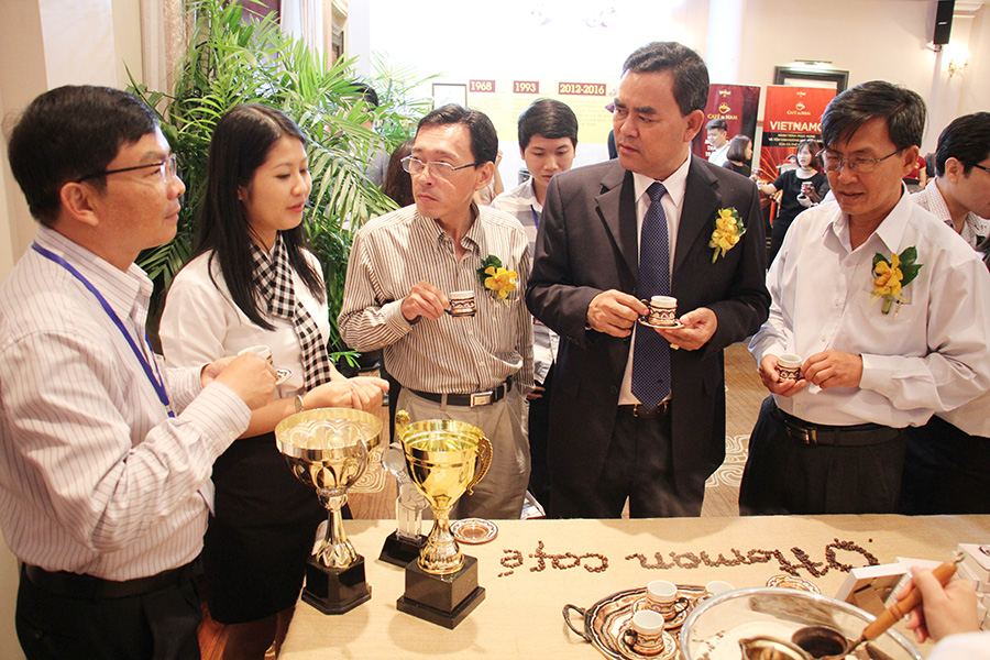 Trung Nguyên phụng sự xây dựng thương hiệu Thủ phủ cà phê toàn cầu và tôn vinh di sản văn hóa Cồng chiêng Tây Nguyên