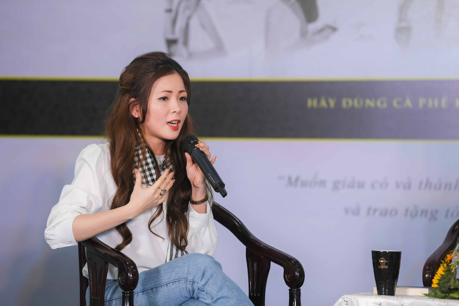 CEO Cathy Thảo Trần chia sẻ câu chuyện khởi nghiệp với đam mê và sự kiên trì nổ lực vượt qua thử thách đã truyền cảm hứng đến các bạn trẻ