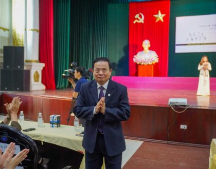 TS Lê Doãn Hợp: Vẫn là mù chữ nếu biết chữ mà không chịu đọc sách