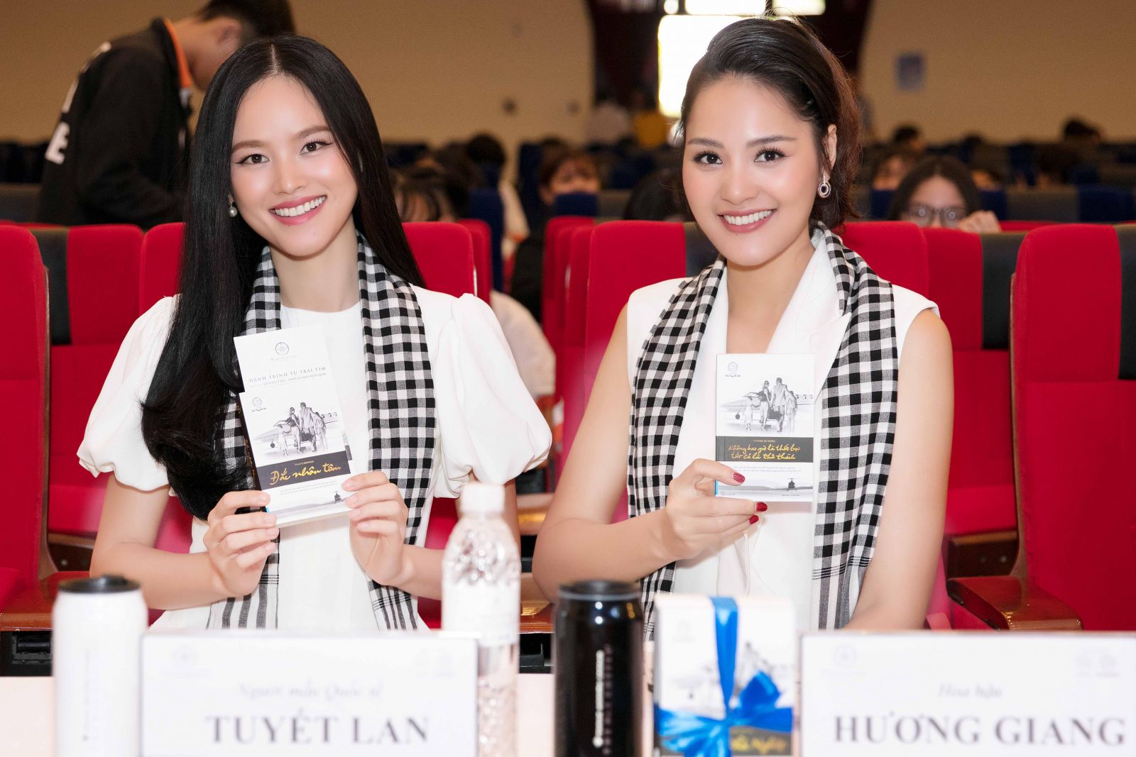 Hoa hậu Hương Giang: Sách quý giúp bạn trẻ sống tích cực
