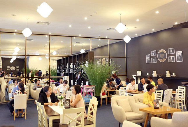 Hàng quán cà phê Trung Nguyên Legend là không gian văn hóa, nơi thảo luận và phát triển những tư tưởng mới.