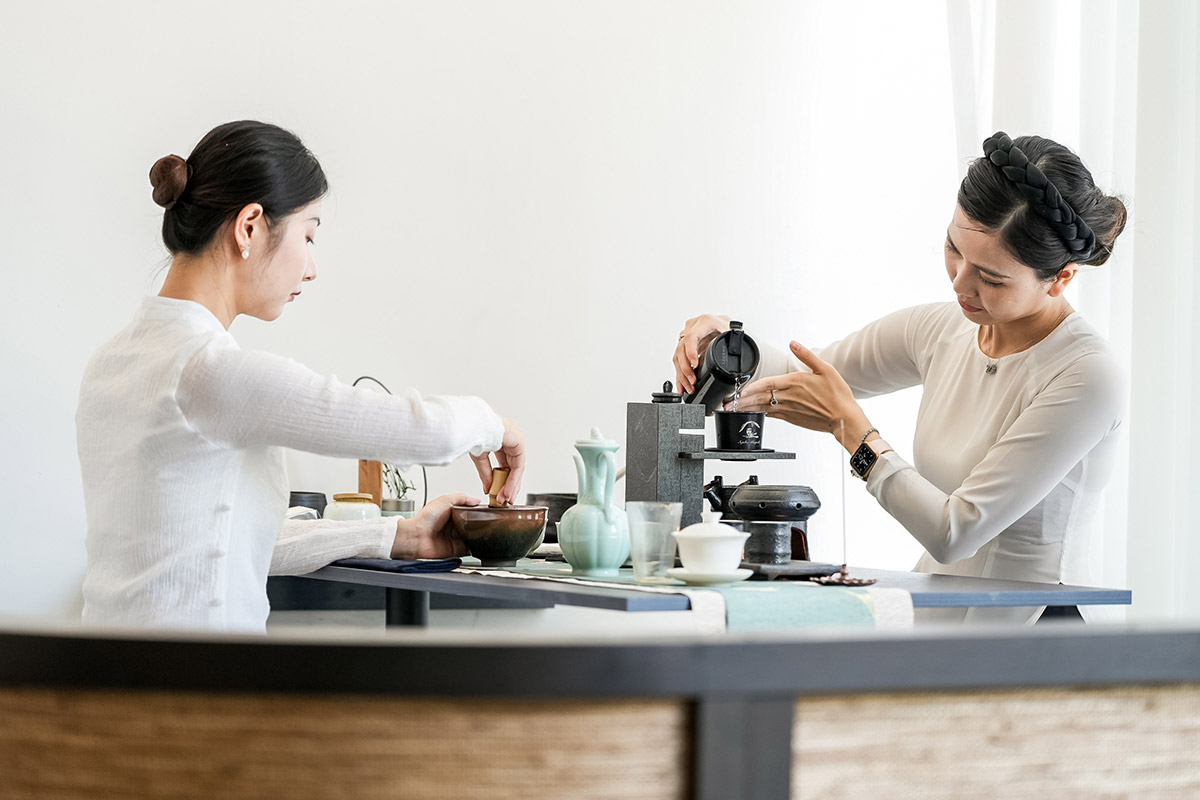 Thiền Coffee – a cultural and artistic coffee product created by Trung Nguyên Legend to help coffee lovers immerse themselves in a quiet, gentle space with the unique philosophy of Thiền coffee as an emphasis at Trung Nguyên Legend Coffee World at 699 Nanjing, Shanghai.