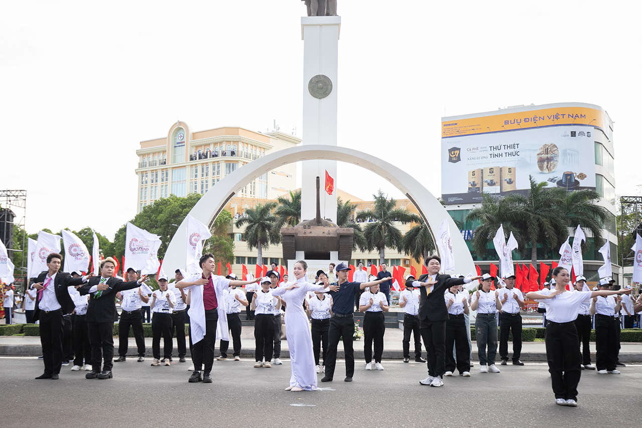 Lễ hội đường phố với những màn trình diễn đặc sắc lan tỏa khát vọng đưa thương hiệu cà phê Robusta Buôn Ma Thuột, định vị văn hóa cà phê Việt Nam trên bản đồ cà phê thế giới