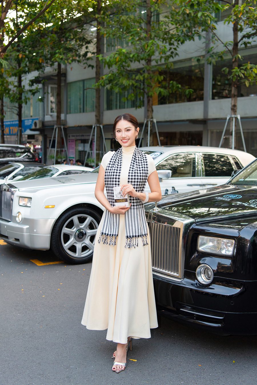 Vẻ đẹp rạng rỡ của Hoa hậu Hoàn Vũ Việt Nam Phương Linh. Tại Hành trình, Phương Linh nhấn mạnh về tầm quan trọng của tri thức trong việc tạo ra giá trị cho cộng đồng.