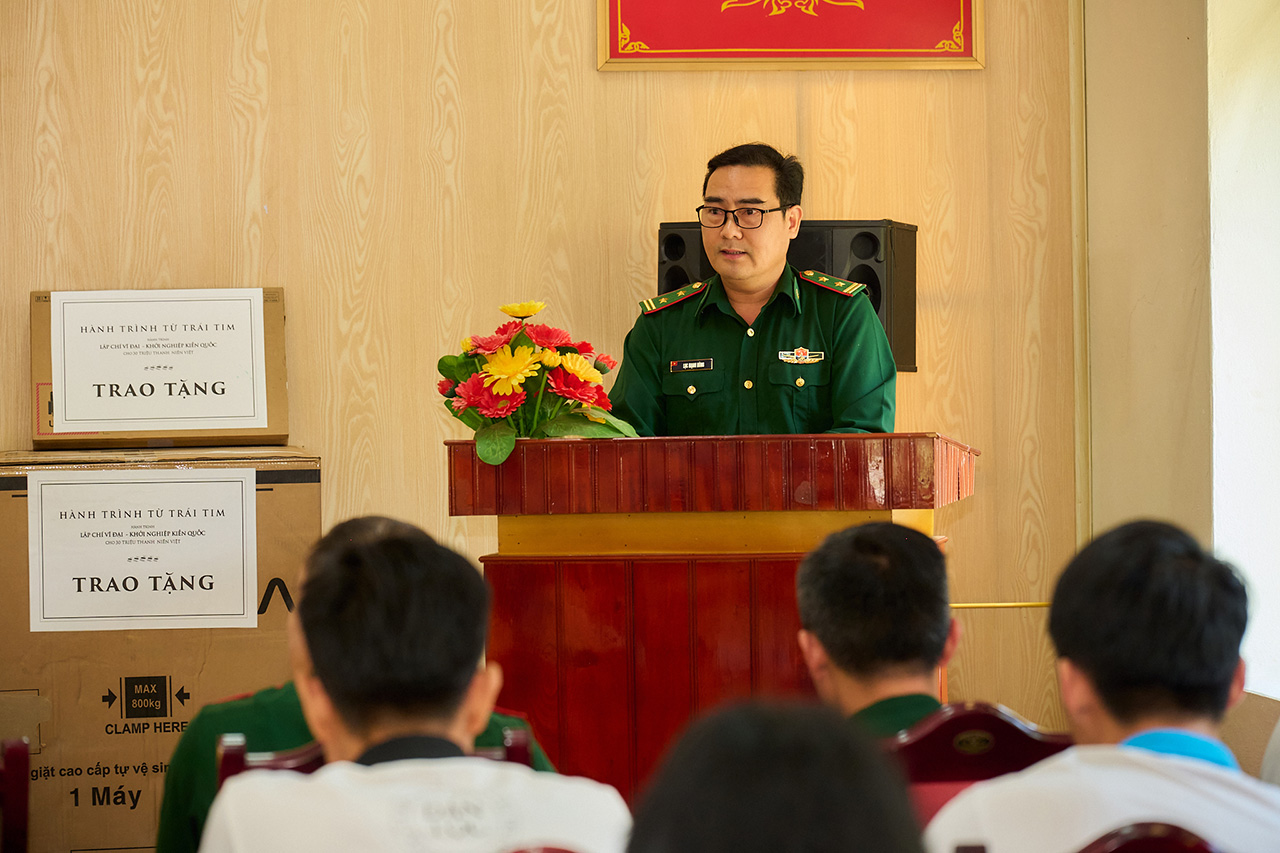 Trung tá Lục Mạnh Hùng - Chính trị viên Đồn Biên phòng Pha Long