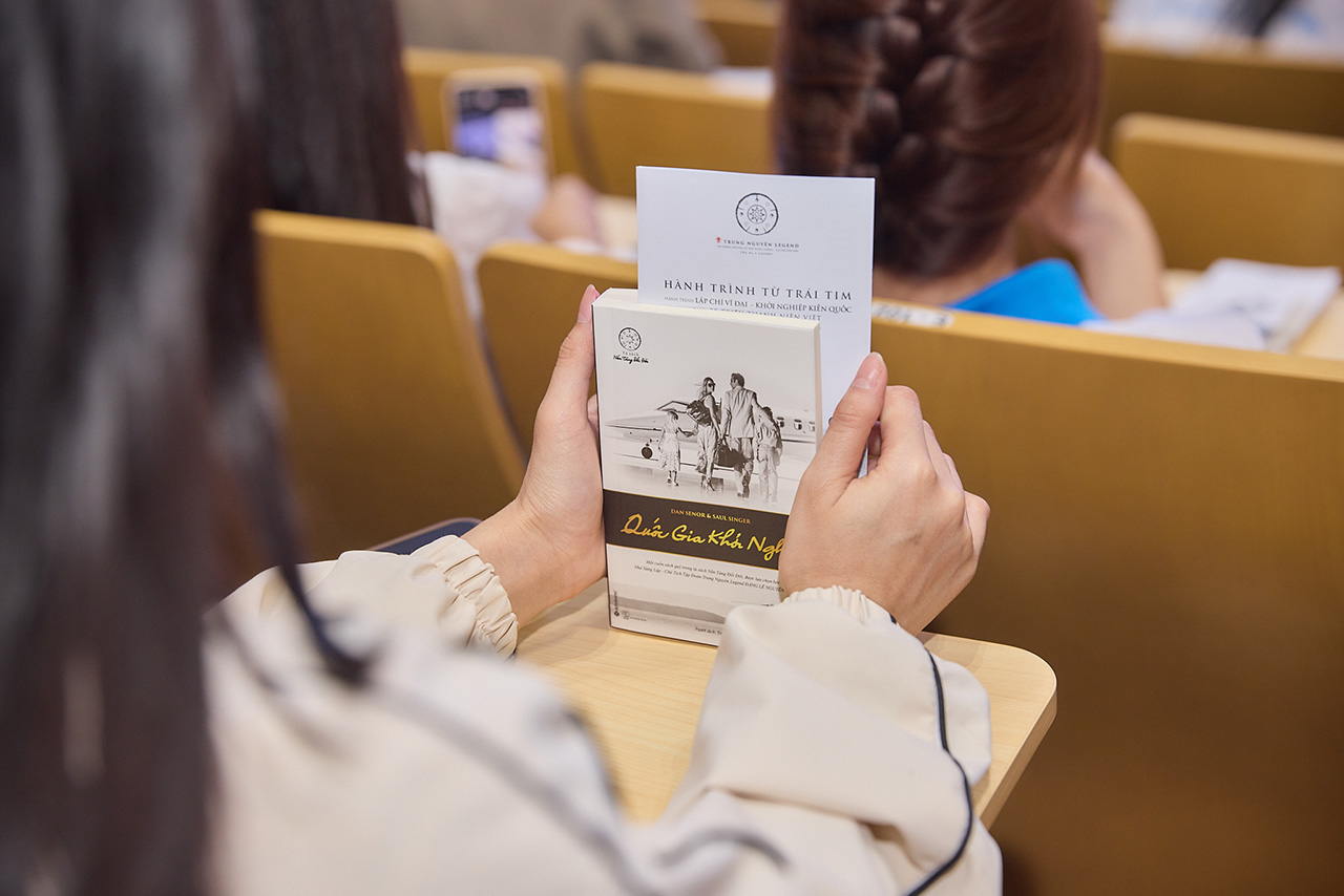 Thông qua những cuốn sách đổi đời, Hành trình thôi thúc khát vọng lập chí, khởi nghiệp, kiến quốc trong sinh viên