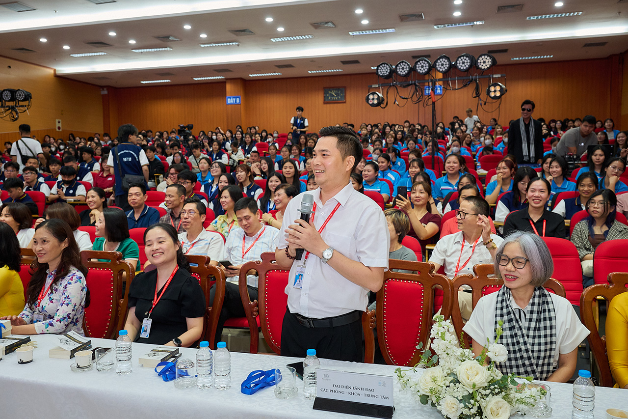 Hành trình Từ Trái Tim nhận được sự ghi nhận và lời tri ân từ giới học thuật, các đơn vị nhà trường khi lan tỏa những giá trị tốt đẹp, cao cả đến sinh viên