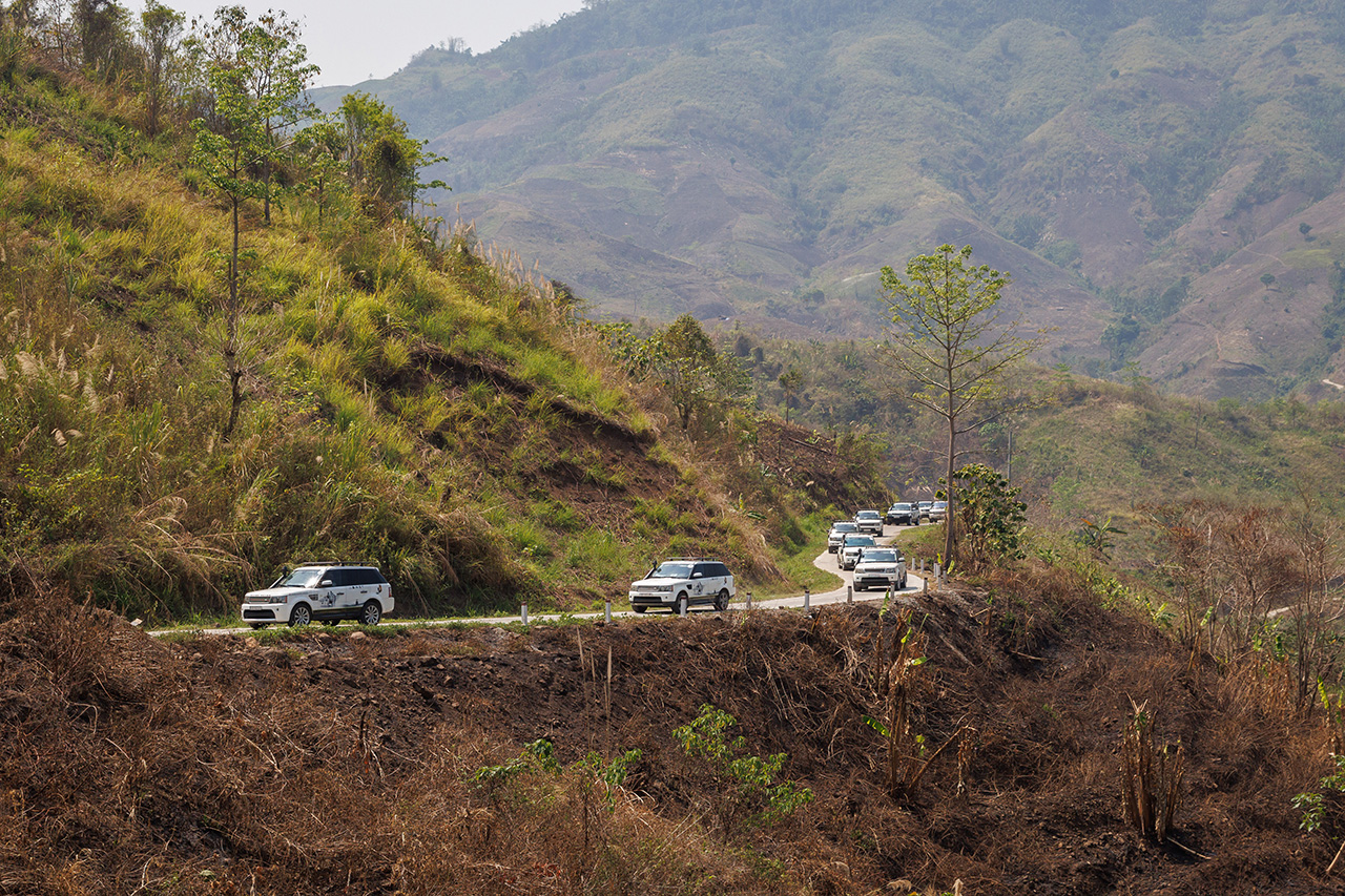 Vượt qua địa hình đồi núi phức tạp, những con dốc cao nối tiếp, Hành trình Từ Trái Tim đến với Sì Lở Lầu, xã vùng cao còn nhiều gian khó nơi biên giới