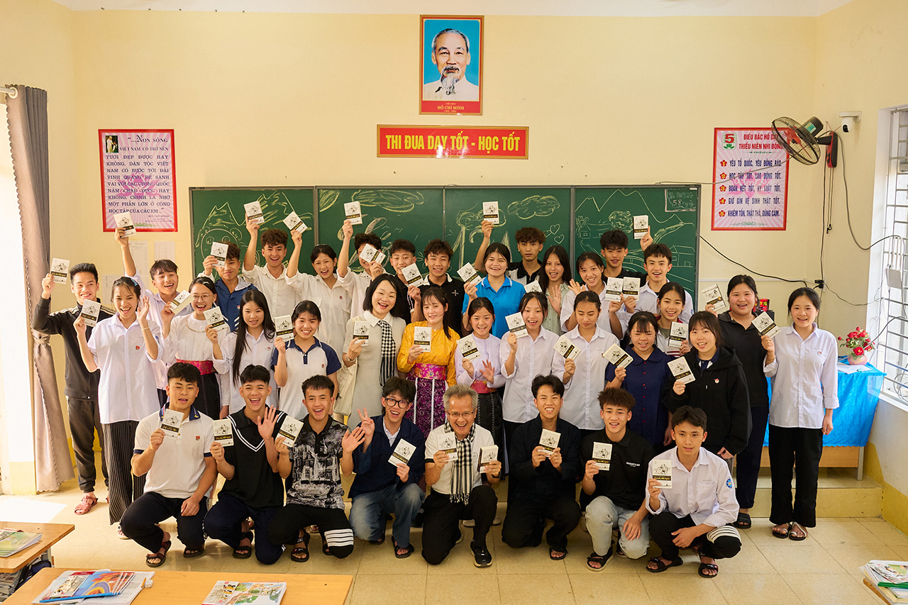 Không chỉ truyền cảm hứng cho học sinh, Hành trình Từ Trái Tim còn tiếp thêm động lực để đội ngũ thầy cô vùng cao thêm vững tin trên hành trình gieo chữ