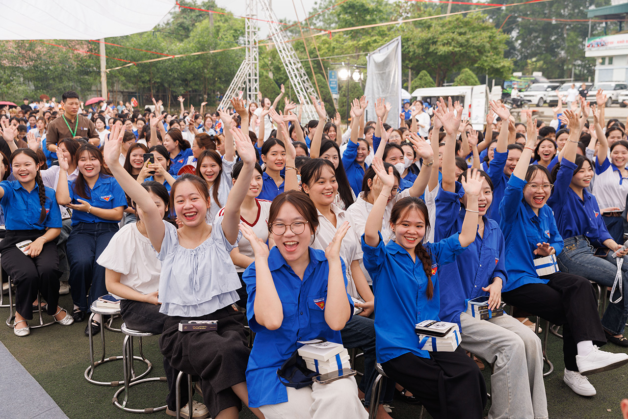 Mỗi điểm đến Hành trình Từ Trái Tim đều mang lại sự hứng khởi cho người dân và học sinh, sinh viên nơi đây