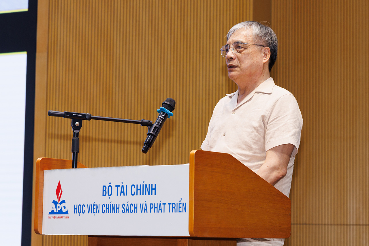 PGS.TS Trần Đình Thiên – nguyên Viện trưởng Viện Kinh tế Việt Nam, thành viên Hội đồng Tư vấn chính sách của Thủ tướng chia sẻ tại Học viện Chính sách và Phát triển (Hà Nội): “Tôi đặc biệt xúc động, vì là một trong những người sát cánh đầu tiên và nhìn thấy những giá trị đặc biệt mà Hành trình mang đến là cổ động rất lớn cho khí thế đất nước. Và tôi cảm ơn Chủ tịch Đặng Lê Nguyên Vũ và Trung Nguyên Legend đã làm một việc cực kỳ mạnh mẽ, cực kỳ tốt cho cho đất nước góp phần giúp cho đất nước vượt lên để sánh vai với quốc tế.”